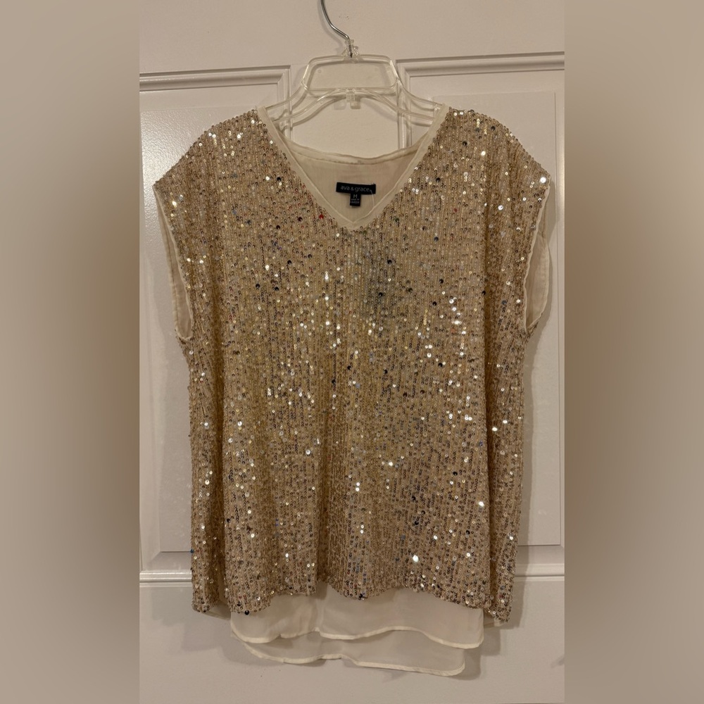 Sparkly top, pretty at all times of the year. NWT